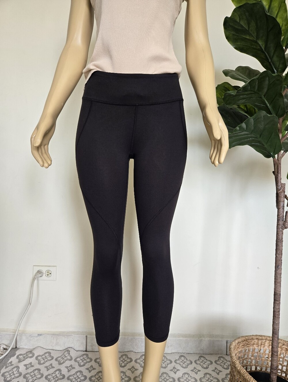 Patagonia Leggings Crop Women's Maipo Size S Black Color